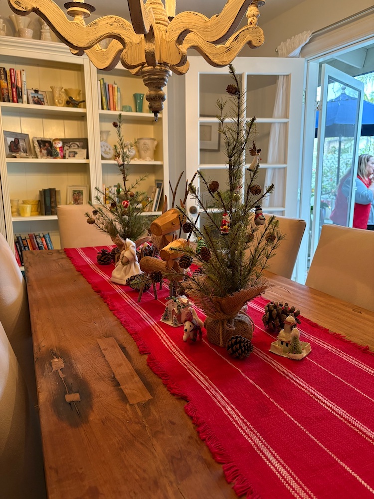 B Martin dining table Table decor at the Holiday Member's Home Tour.