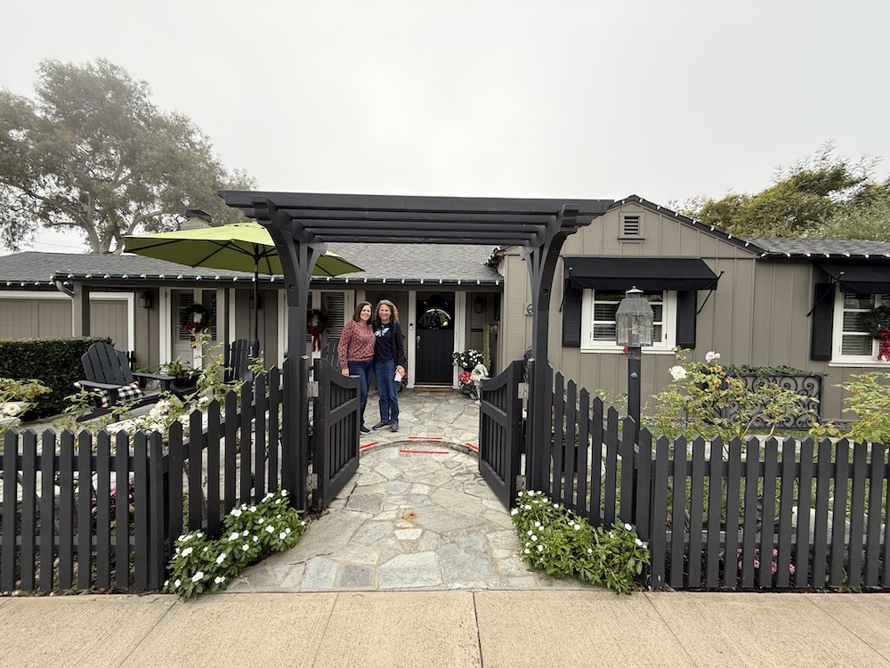 L Zeller front of house Welcoming gate at the Holiday Member's Home Tour.