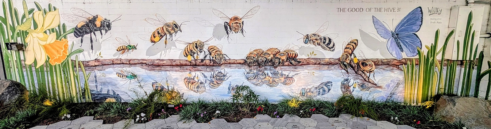 Full Bee Mural Image